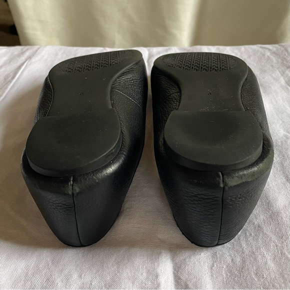 Tory Burch Chelsea Ballet Flat Tumbled Leather Perfect Black Gold - Picture 10 of 11